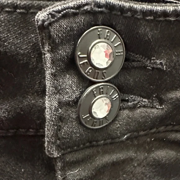 Elegant Black Women's Capris - Picture 4 of 5